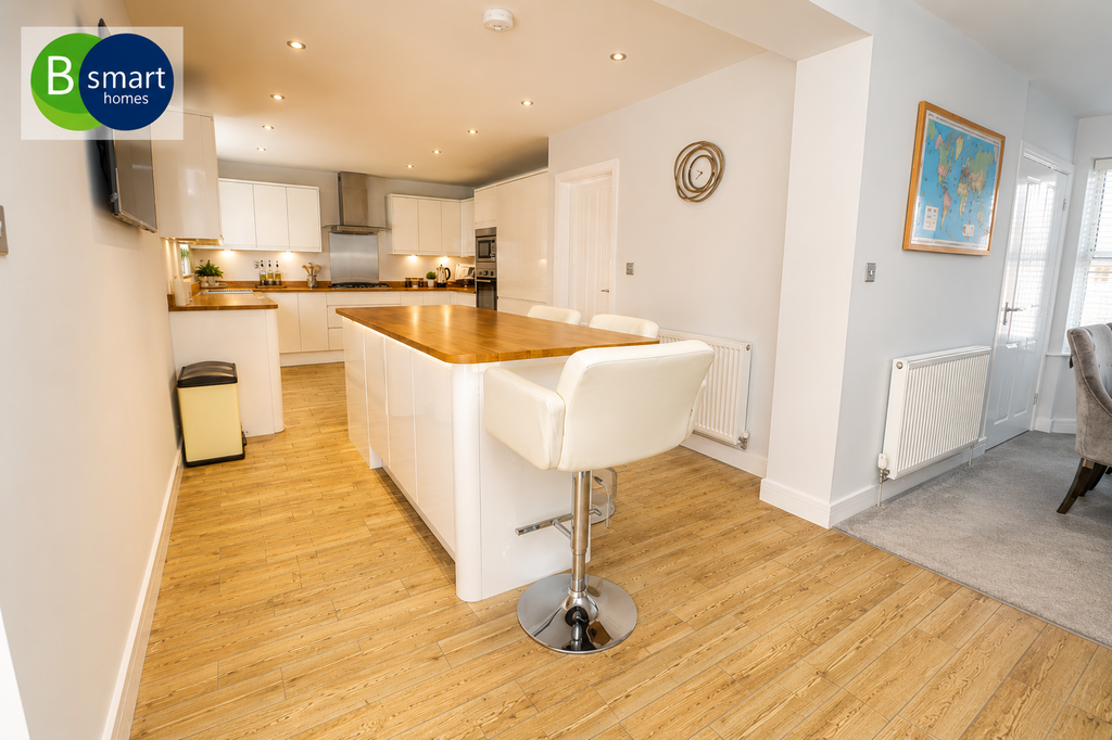 Property photo 3 of 24 9