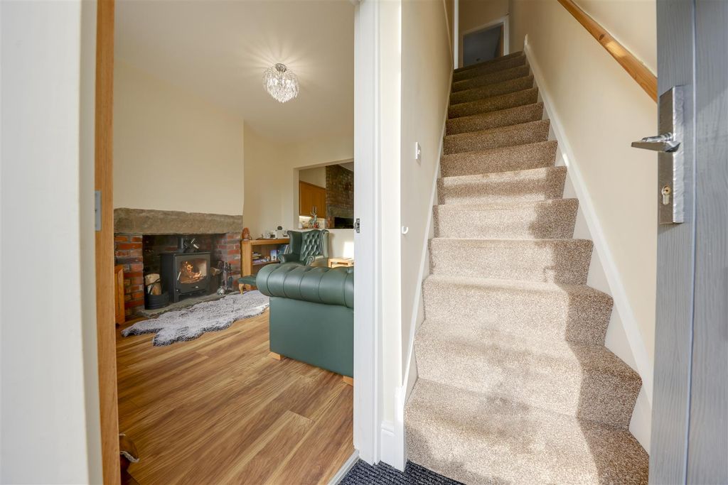 Property photo 3 of 29 Hall