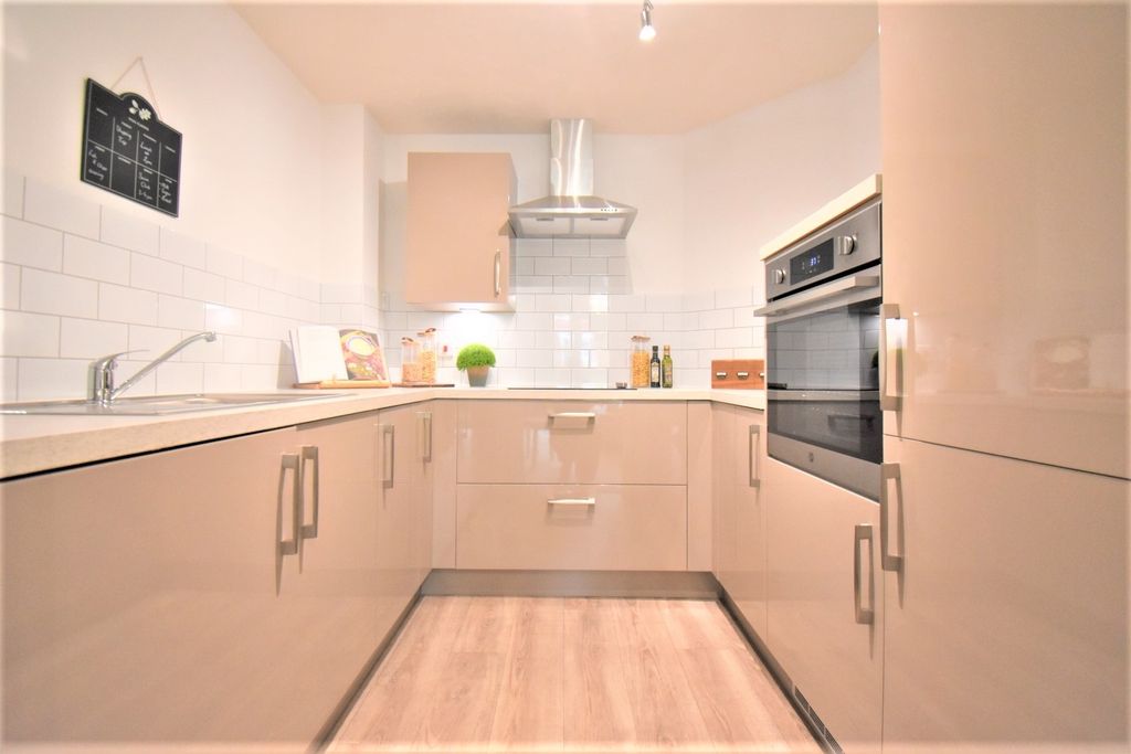 Property photo 2 of 13 Kitchen