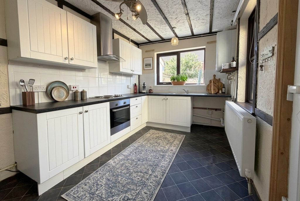 Property photo 3 of 7 Kitchen Ai