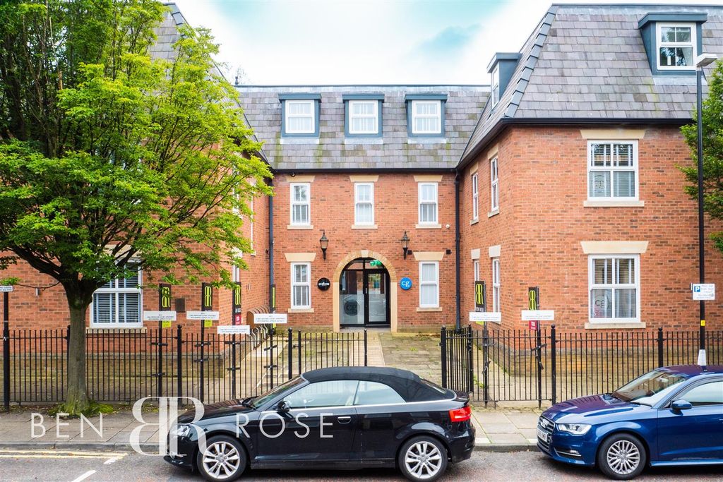 Property photo 1 of 12 Front External