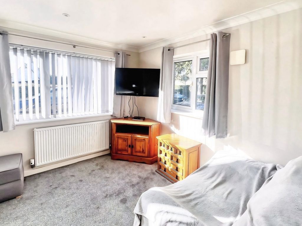 Property photo 3 of 4