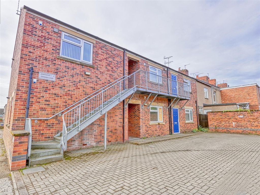 Property photo 1 of 11 Rear