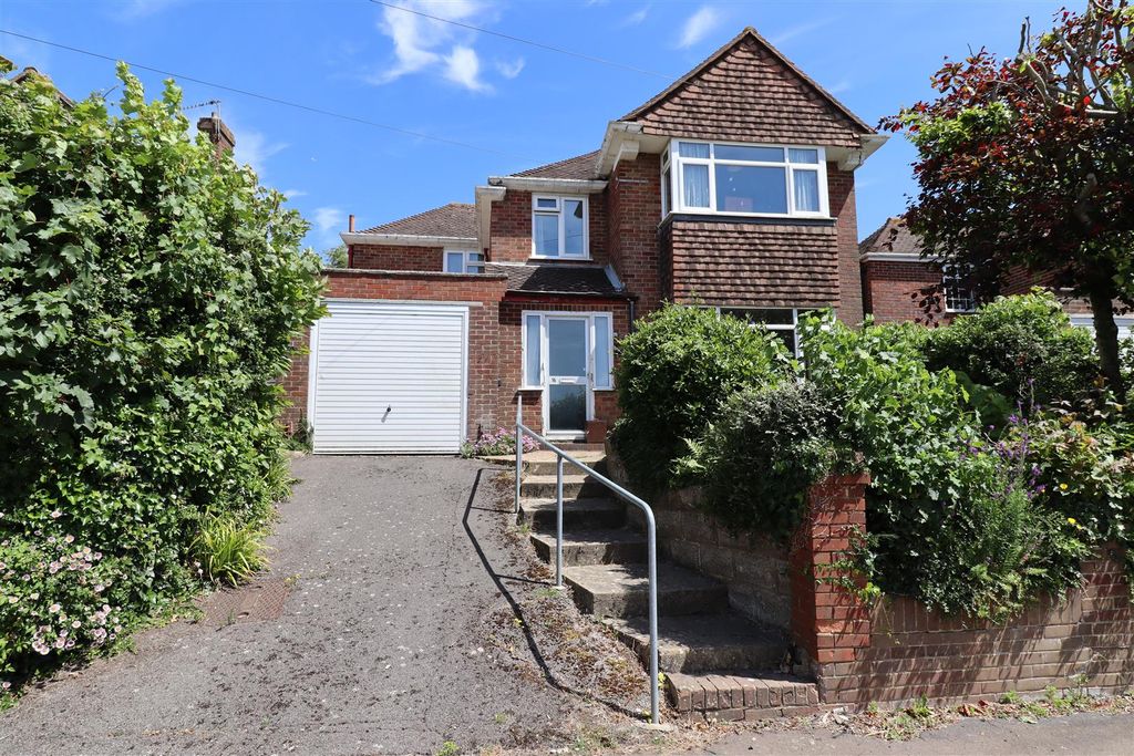 Property photo 1 of 13