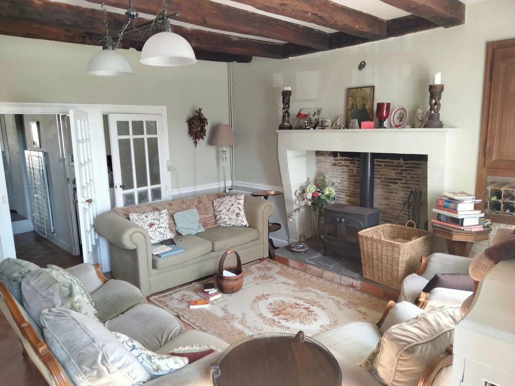 Property photo 3 of 15