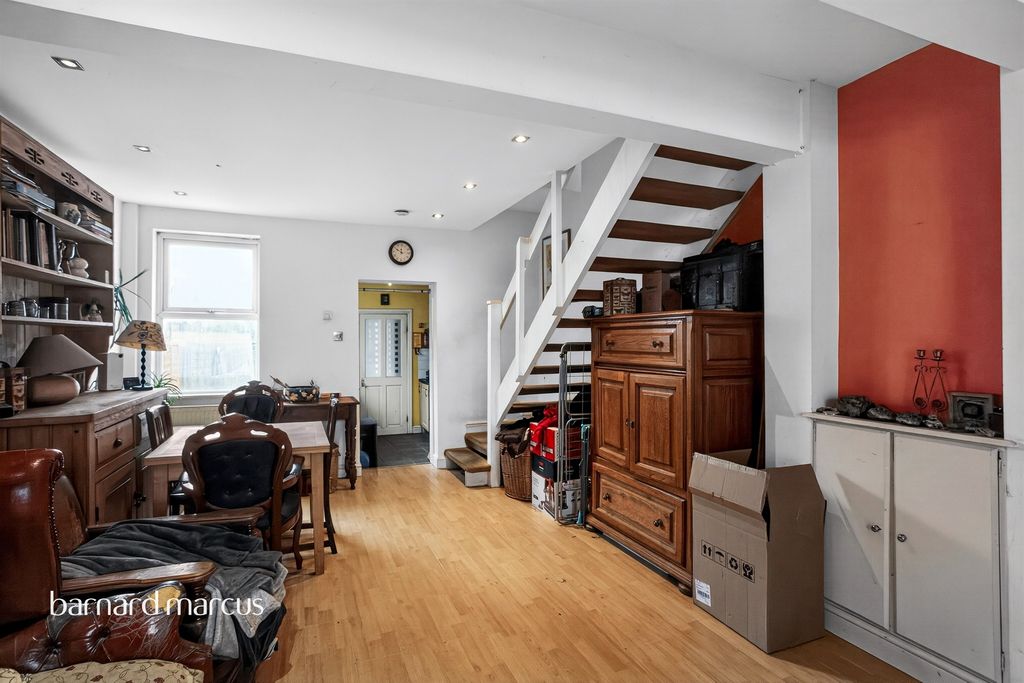 Property photo 3 of 14