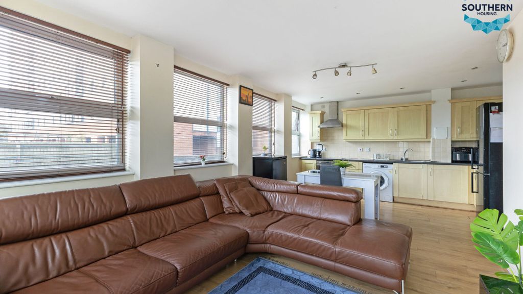 Property photo 2 of 19