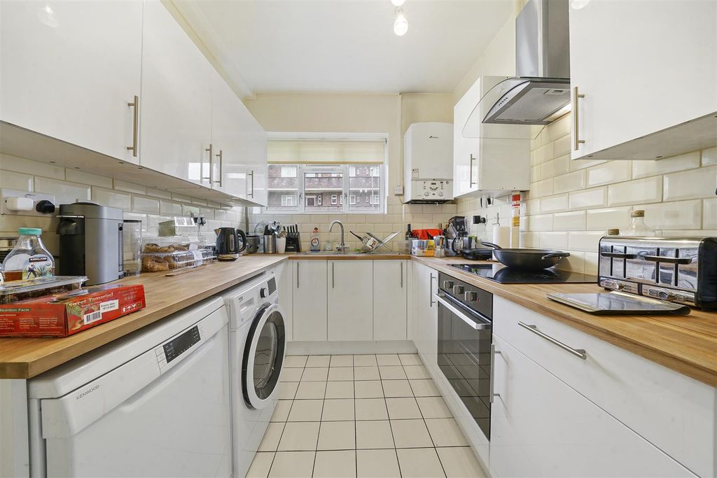 Property photo 3 of 16 Flat 2, Devereux House - L4Xslpuhm9Qnwfzi4Dyp.Jpg