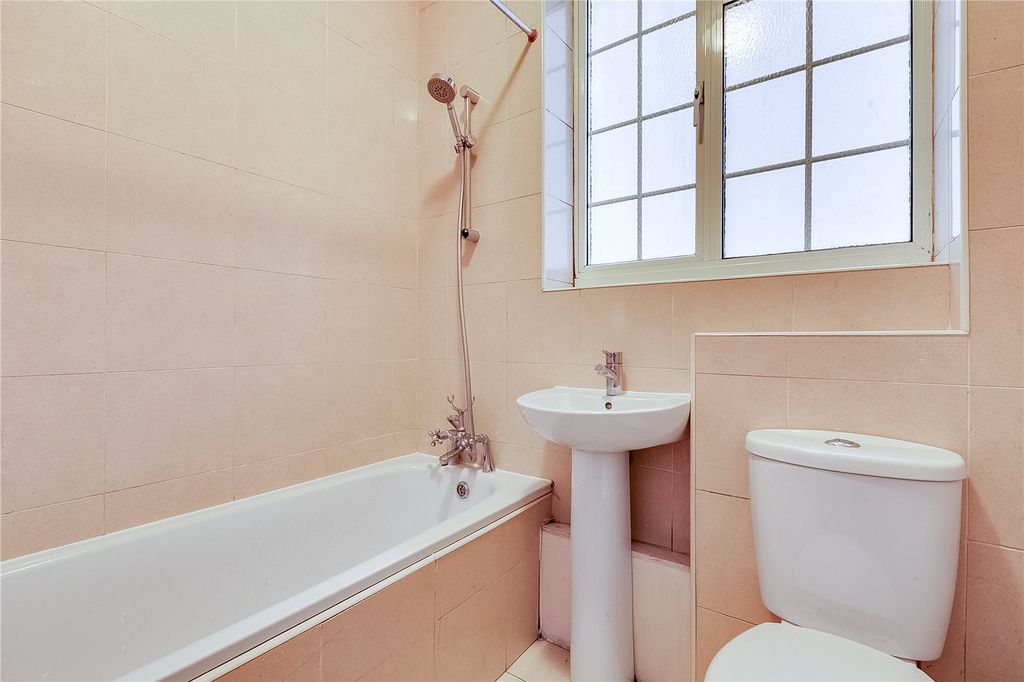 Property photo 3 of 5