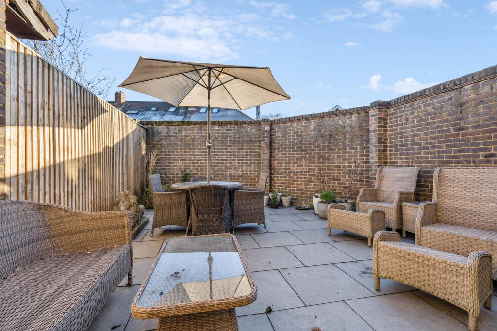 Property photo 3 of 12 Image