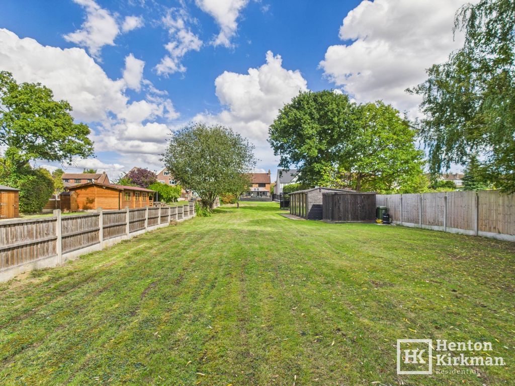 Property photo 2 of 33