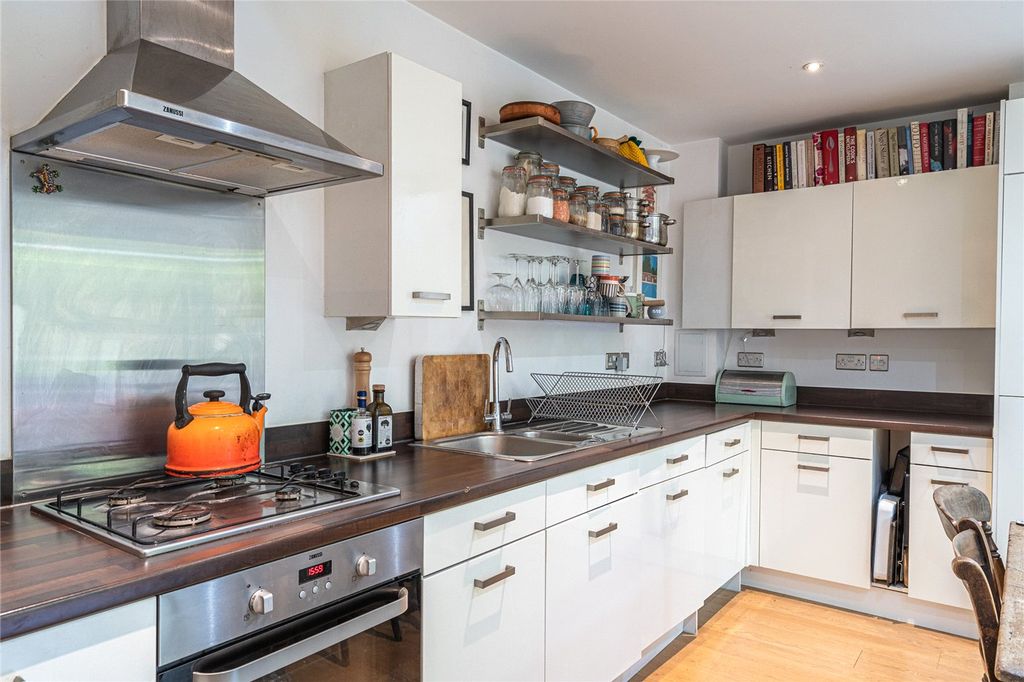 Property photo 2 of 10 Picture No. 03