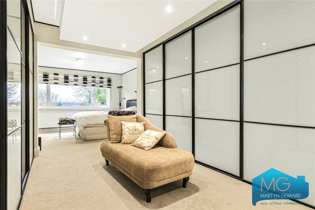 Property photo 2 of 34 Picture No. 10