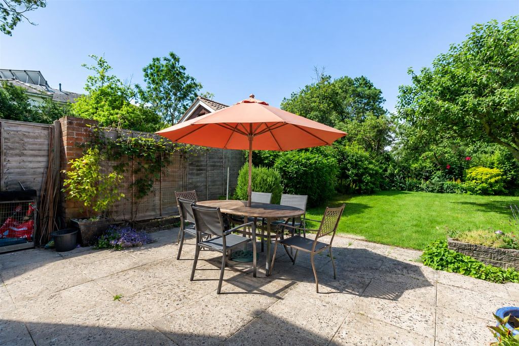 Property photo 3 of 27 Landor Garden.Png