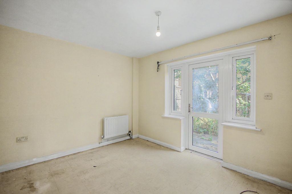 Property photo 3 of 15 3 Evergreen Square, Dalston, London, E8 3Xd