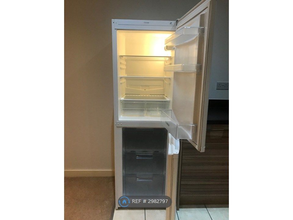Property photo 3 of 16 Fridge Freezer