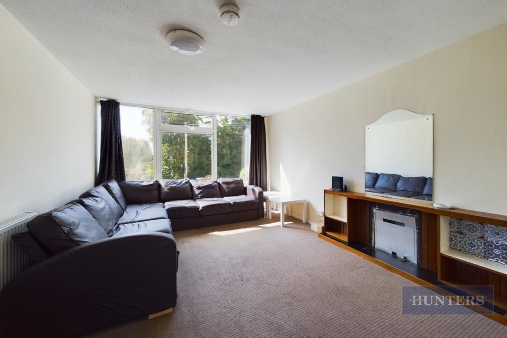 Property photo 3 of 14 Cam01635G0-Pr0295-Still010.Jpg