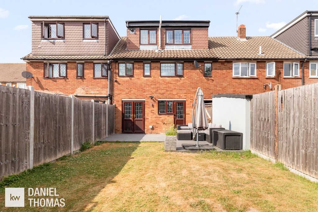 Property photo 2 of 27