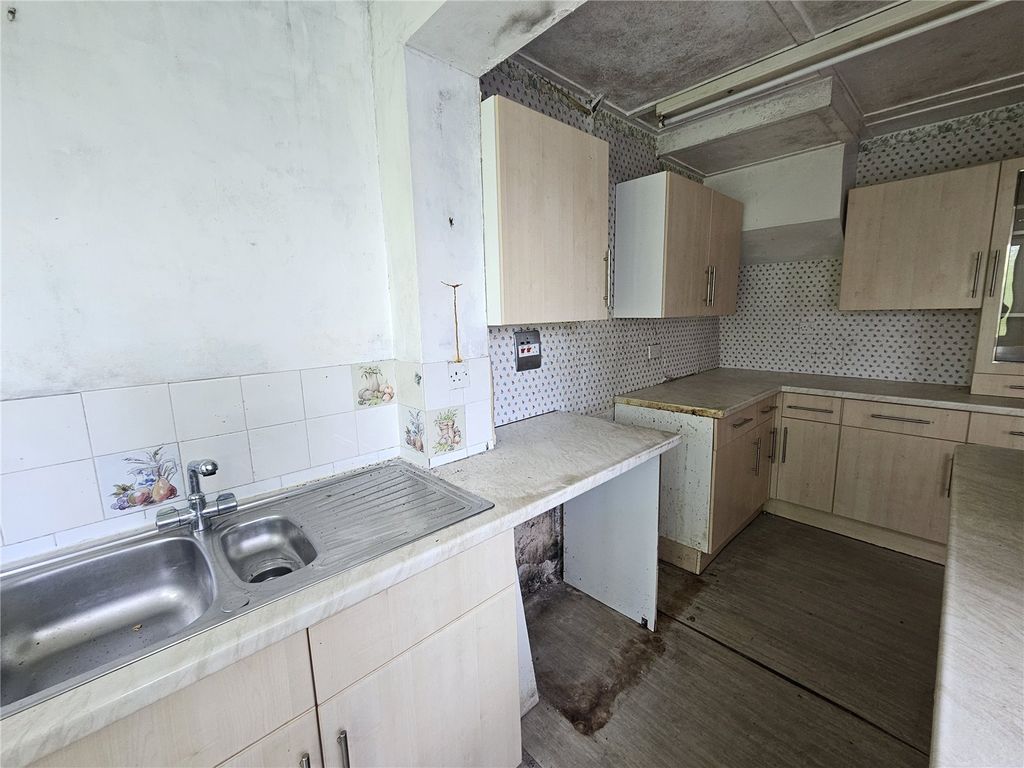 Property photo 2 of 12 Picture No. 32