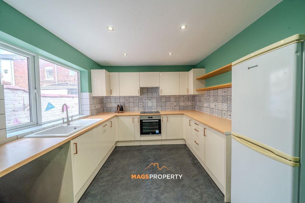 Property photo 3 of 16