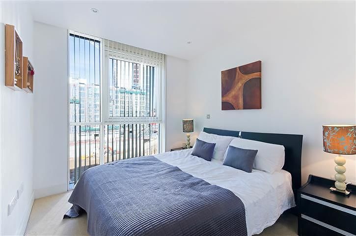 Property photo 2 of 9 Bedroom