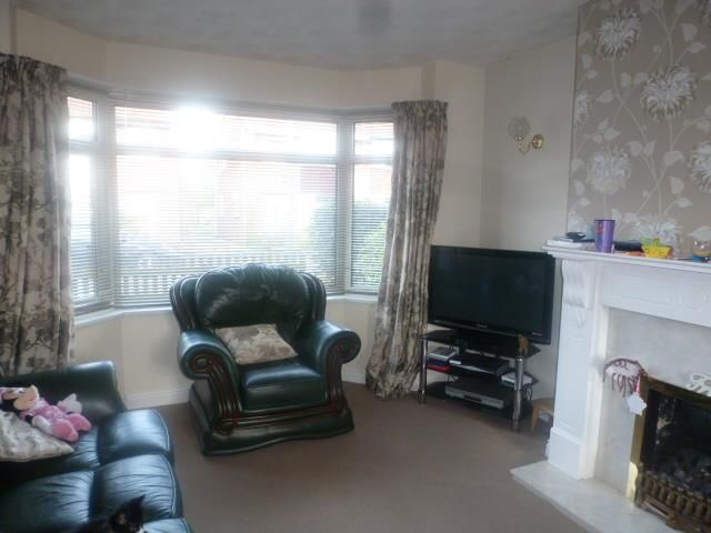 Property photo 2 of 4 Living Room