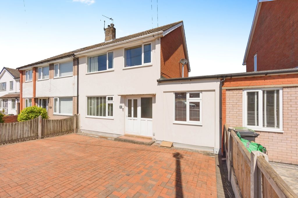Property photo 1 of 10 External