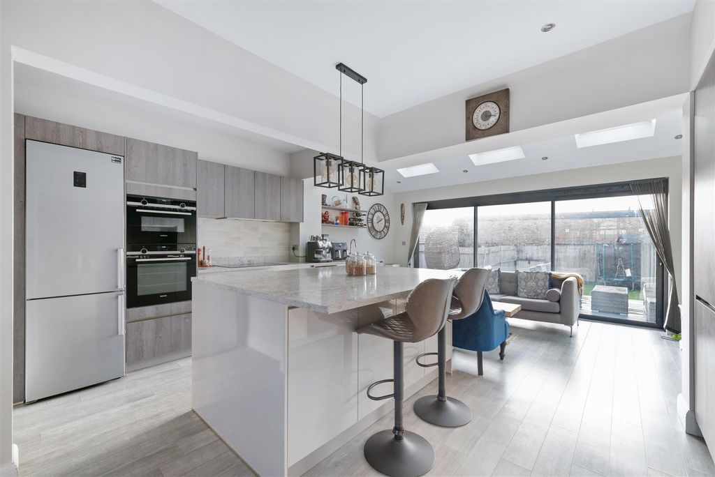 Property photo 3 of 12 Kitchen &amp; Living