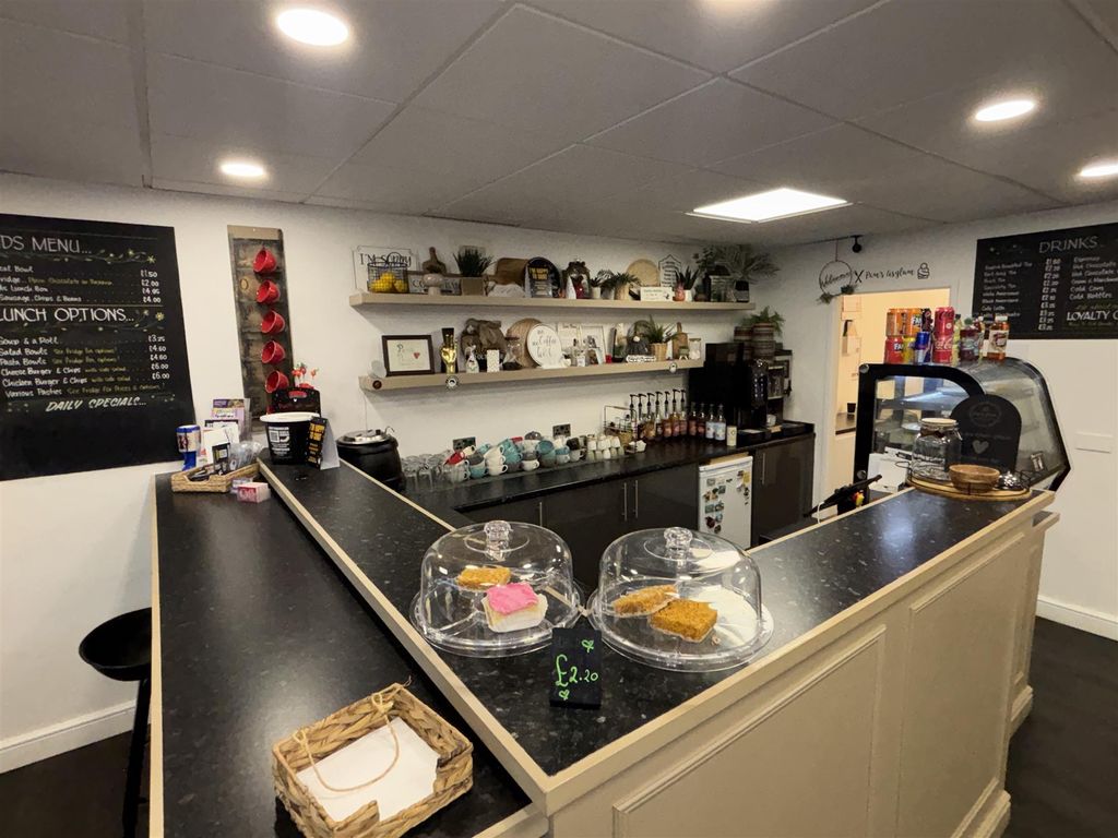 Property photo 3 of 9 Photo 2