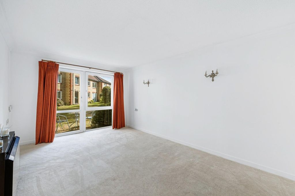 Property photo 1 of 12 18 Homecross House-3.Jpg
