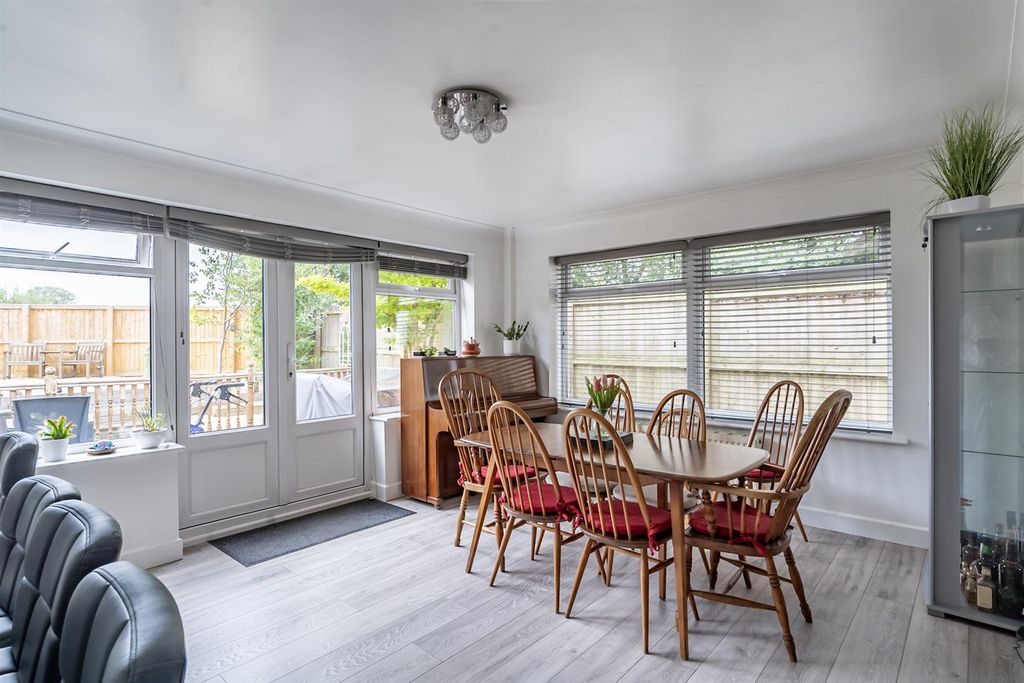 Property photo 3 of 18 Dining Area
