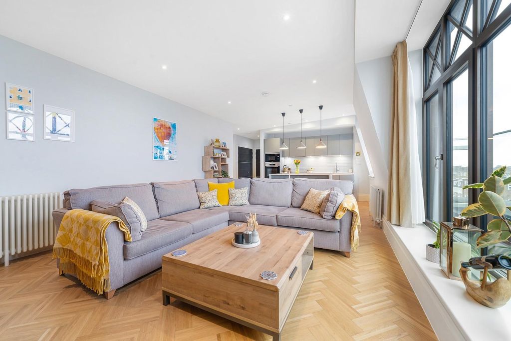 Property photo 3 of 17 Reception- Kitchen (8).Jpg