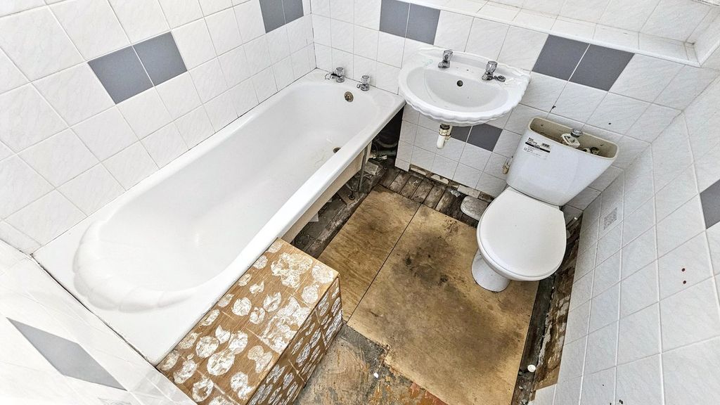 Property photo 3 of 20