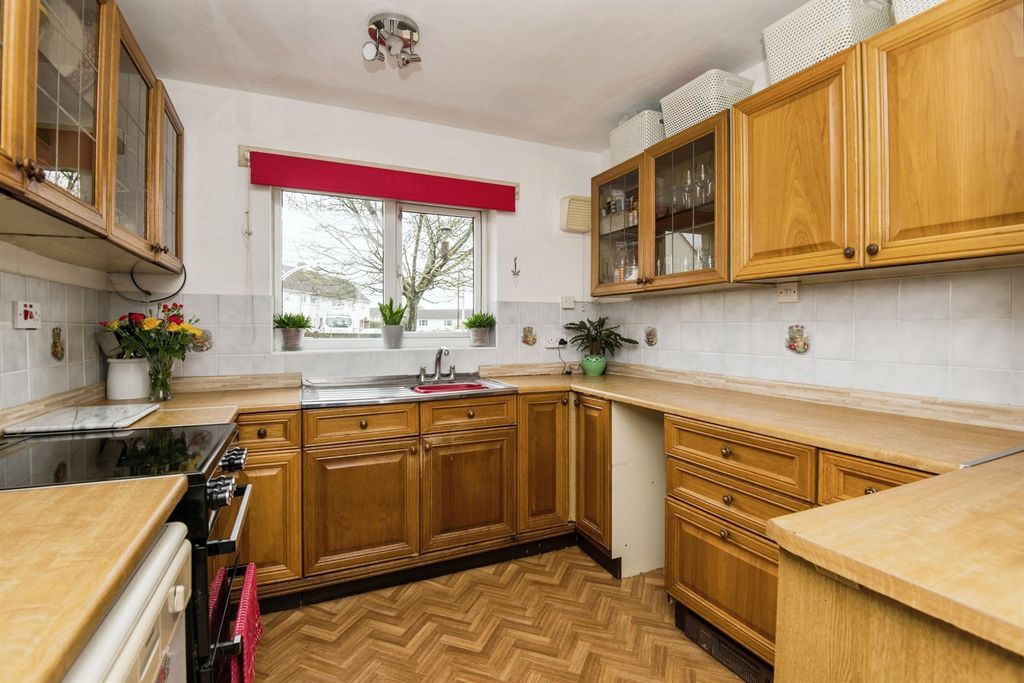 Property photo 3 of 15