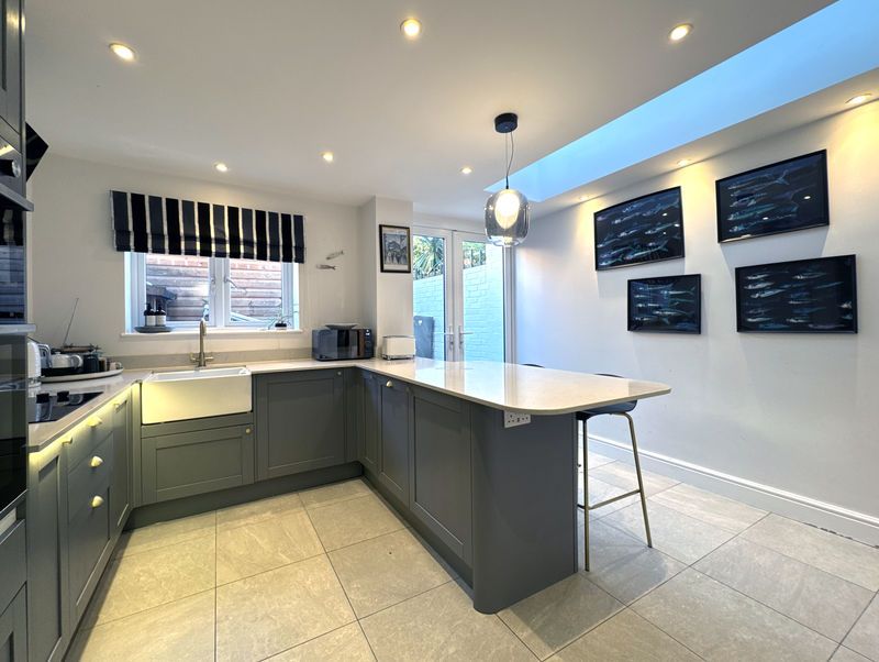 Property photo 3 of 12 Photo 6