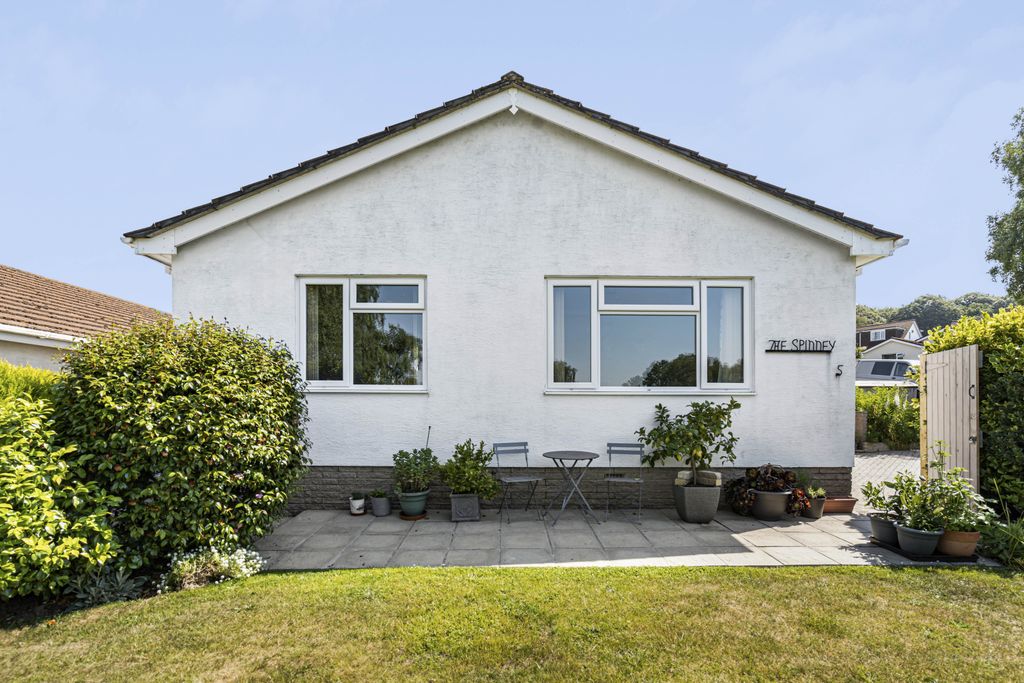 Property photo 1 of 32