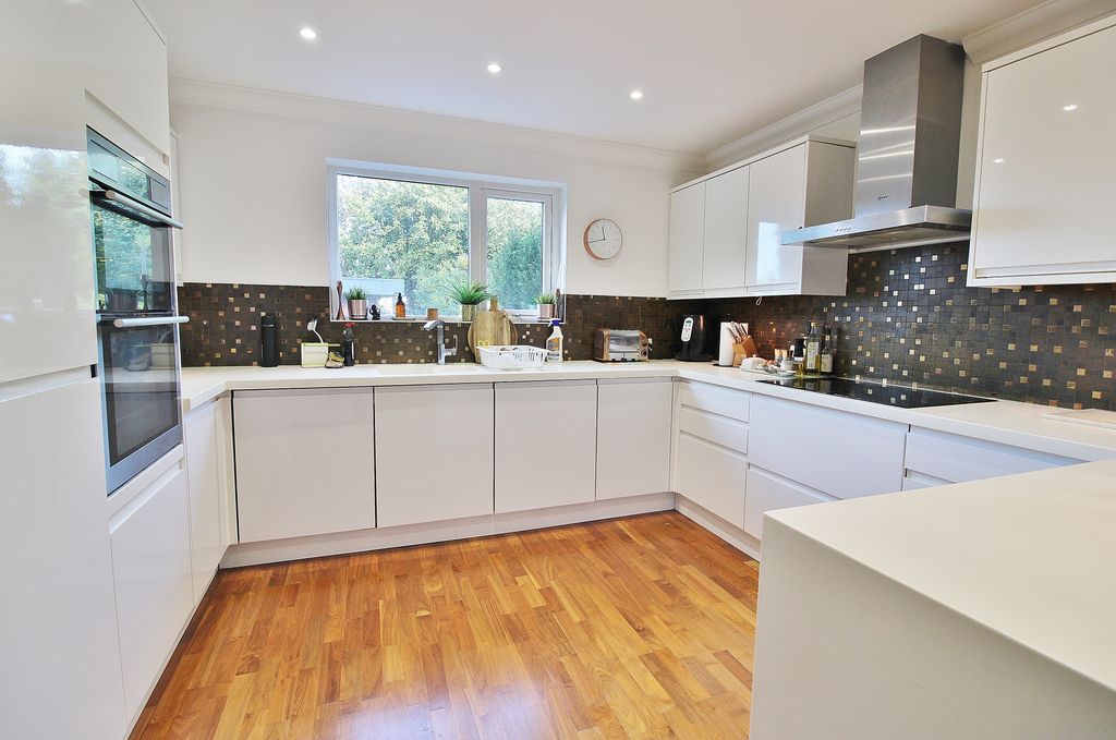 Property photo 2 of 22