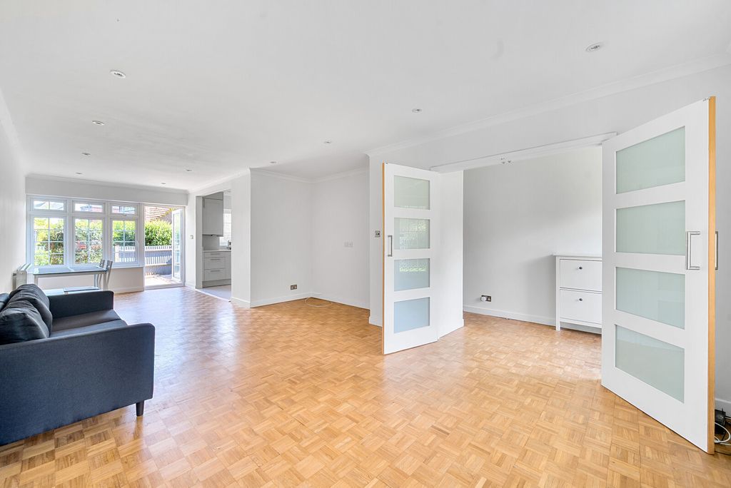 Property photo 2 of 16 1348086-10-68B98E...