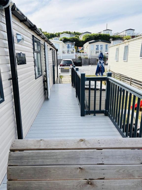 Property photo 3 of 55 Veranda