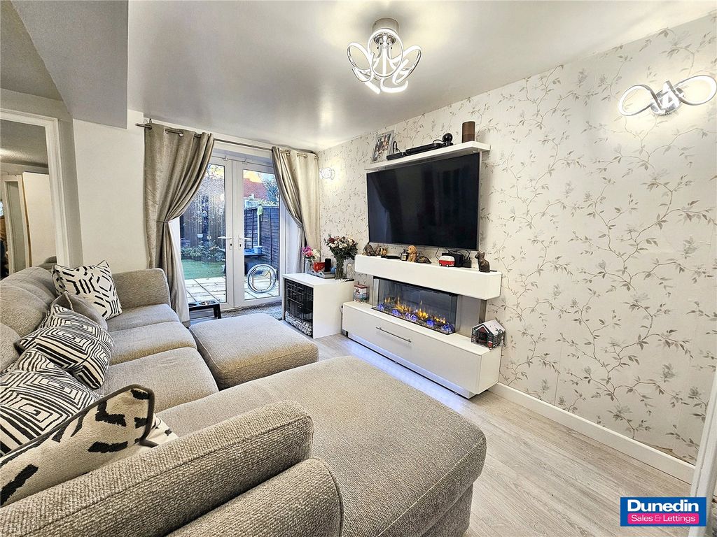 Property photo 2 of 25 Picture No. 19