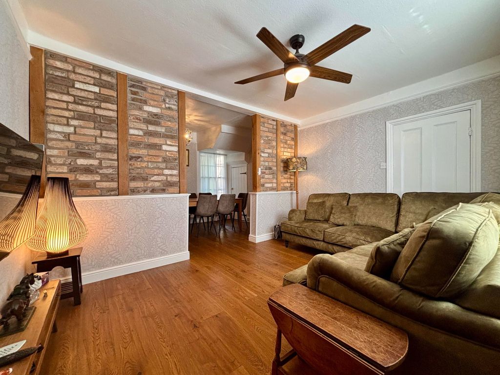 Property photo 3 of 27