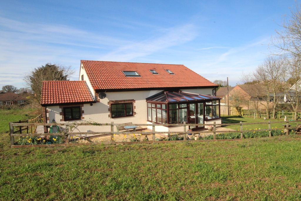 Property photo 1 of 28