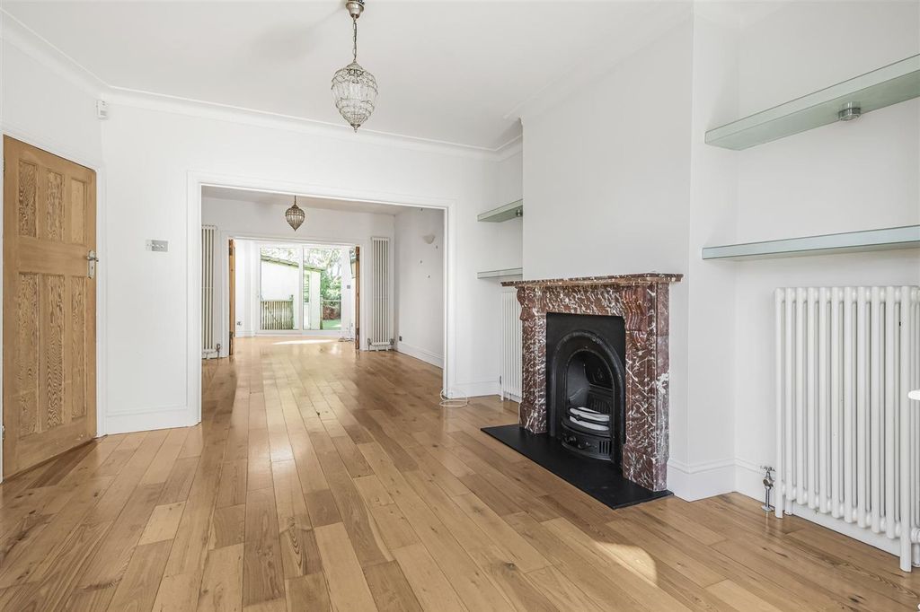 Property photo 3 of 19