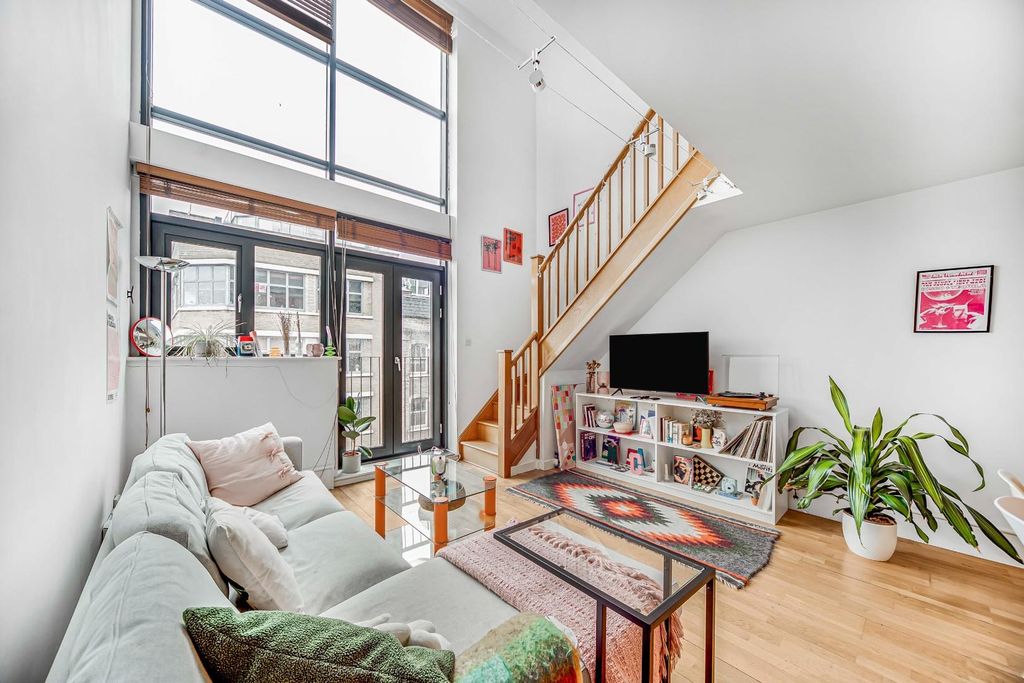 Property photo 1 of 11 Hunters__Flat_21_City_Plaza-11.Jpg