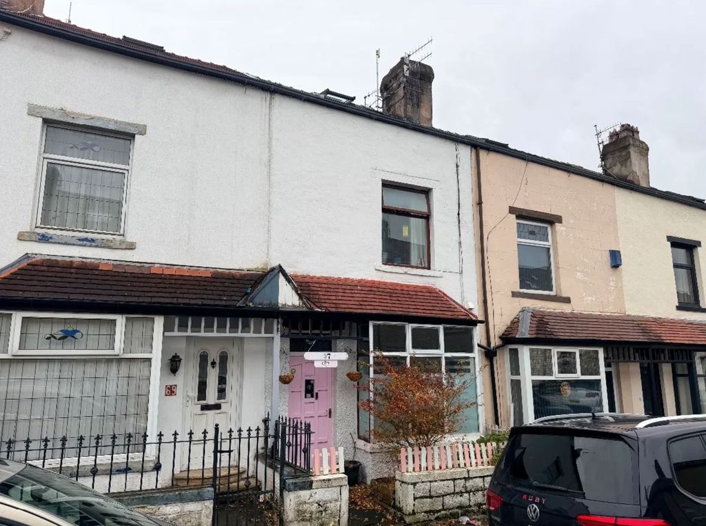 Property photo 1 of 9