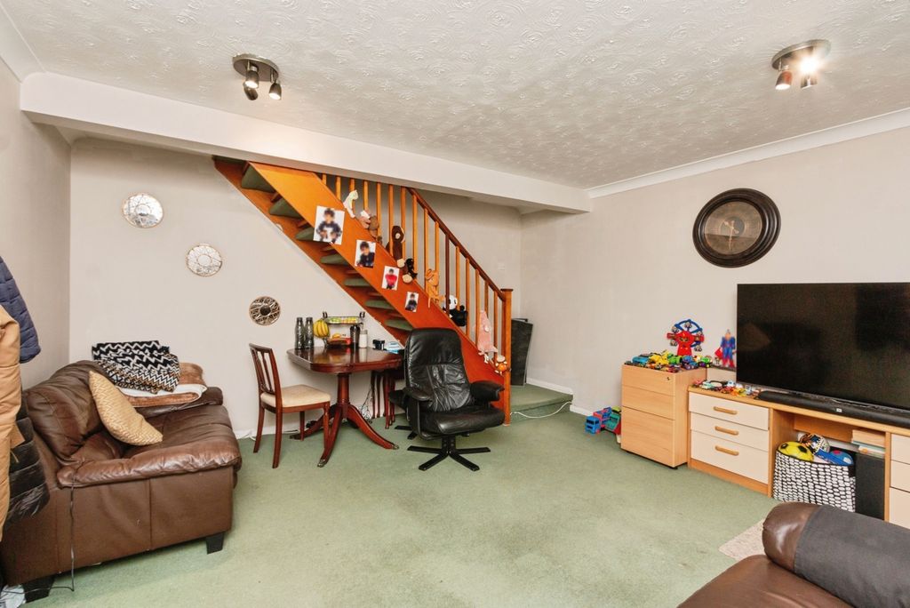 Property photo 2 of 20 Pbox-Img.Jpg