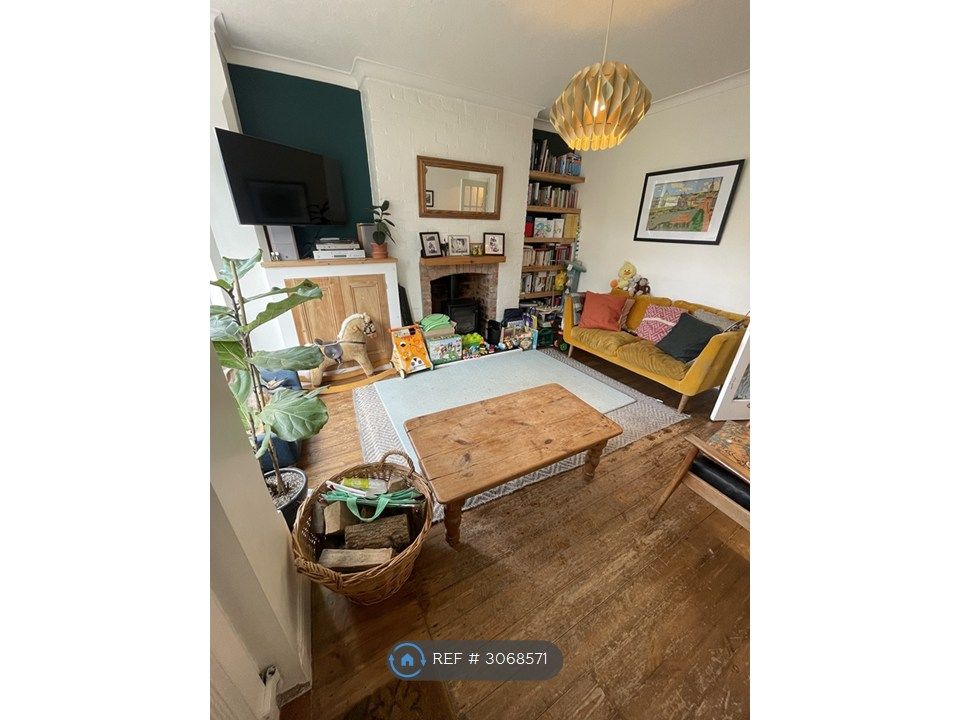 Property photo 1 of 14 Living Room
