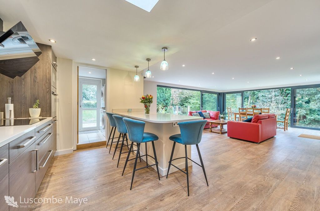 Property photo 2 of 21