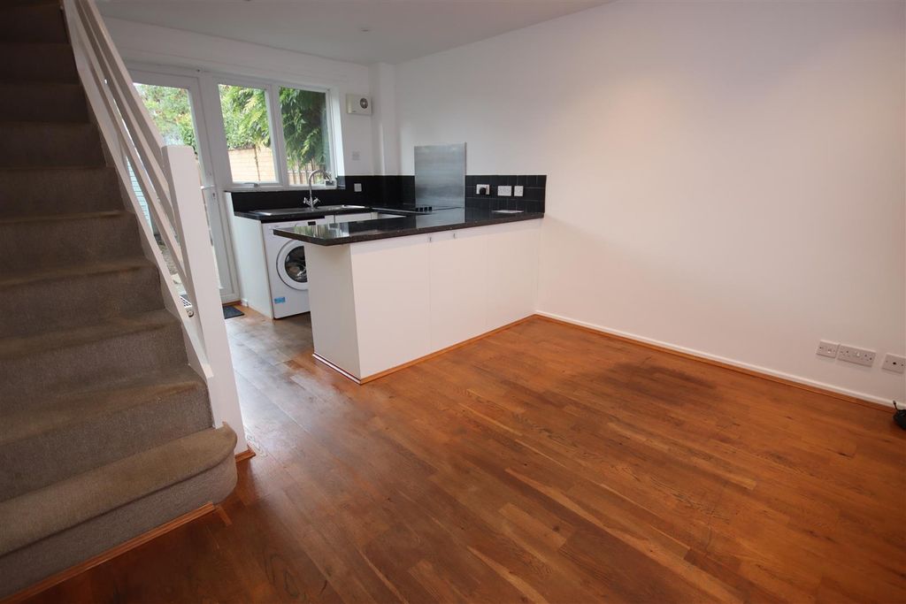 Property photo 2 of 10 Img_8302.Jpg