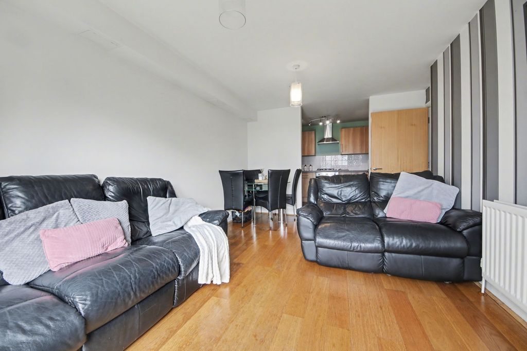 Additional image 6 of 2 bed flat for sale489 Butts Road, Southampton SO19